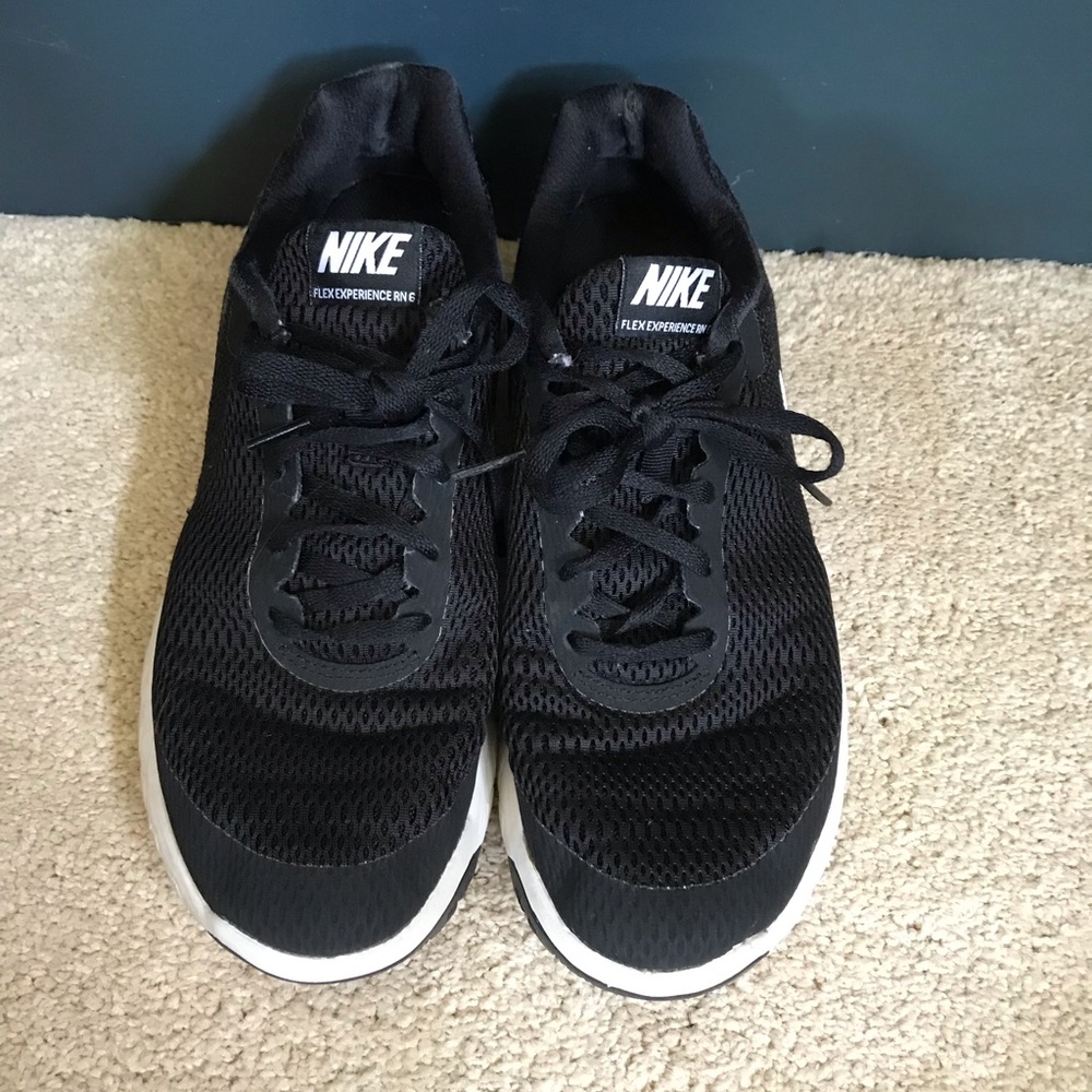 NIKE: FLEX EXPERIENCE RNG